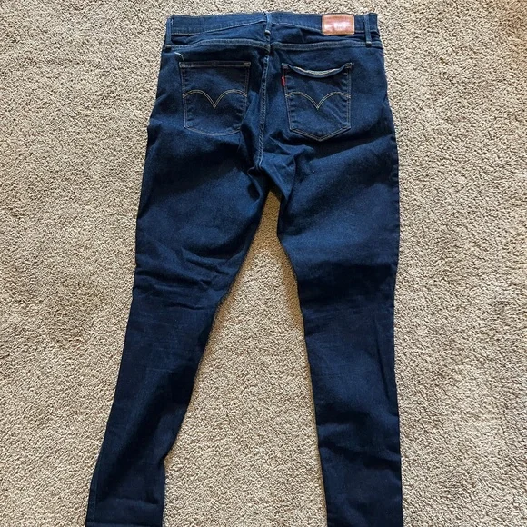 Levi’s 720 High Rise Jeans - Picture 2 of 3